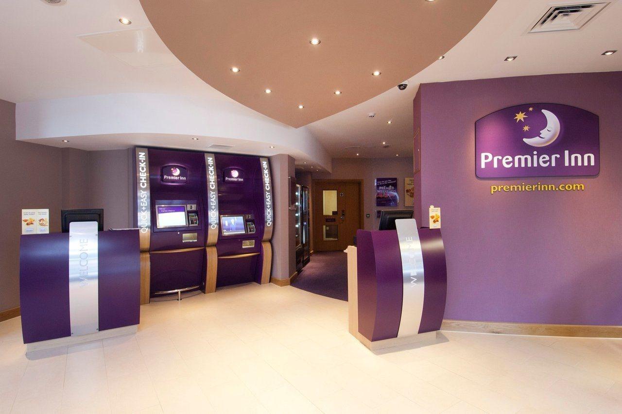 Premier Inn Exeter Central St. Davids ภายนอก รูปภาพ
