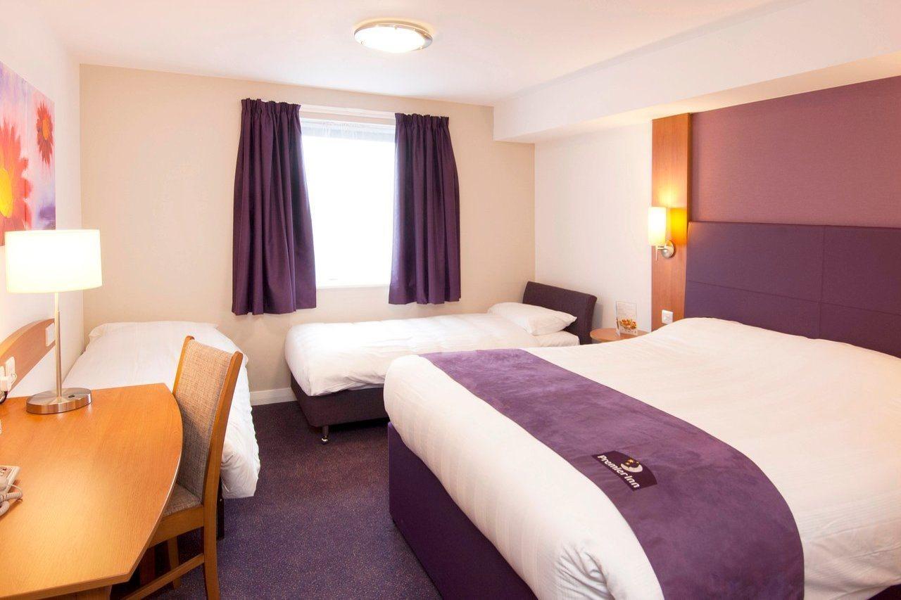Premier Inn Exeter Central St. Davids ภายนอก รูปภาพ